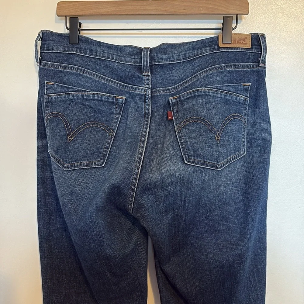 Levi’s Medium Wash Denim Bermuda Shorts 8 / 29